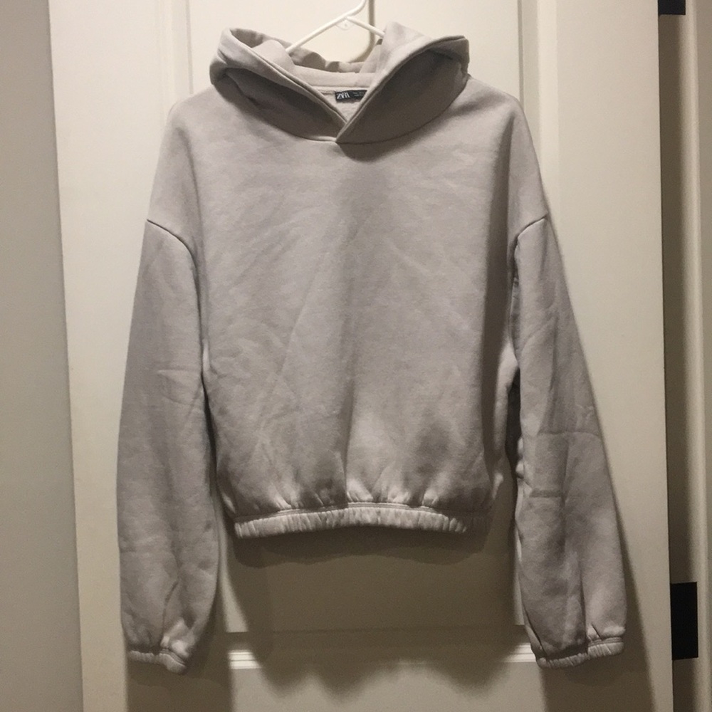 Like New! Zara Boxy Crop Pullover Hoodie Sweatshirt Long Sleeves Elastic size L